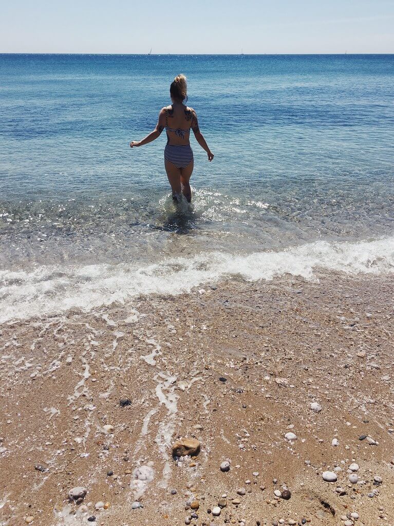 Lyzi Unwin at Mattiscombe Sands in Devon