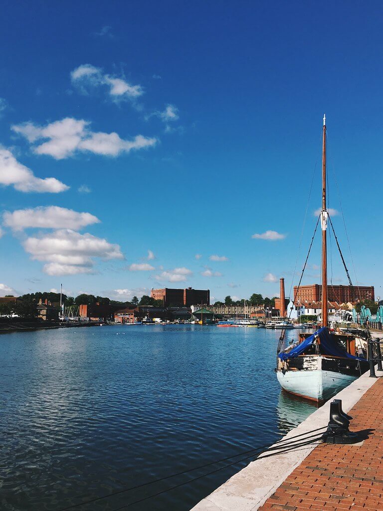 The river in Bristol by Lyzi Unwin