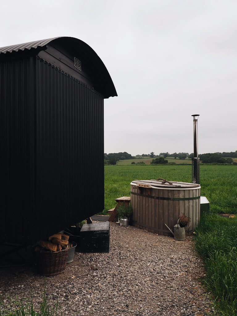 Stay in a shepherd's hut with hot tub in Dorset, a Plankbridge shepherds hut at colber farm