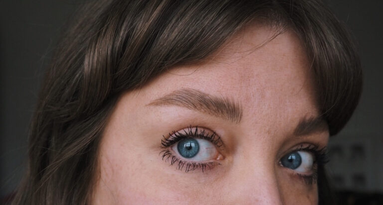 Eyebrows and eyes with make-up